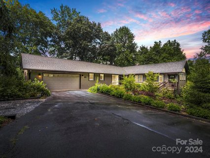 240 Grand Vista Court sold home in Sky Lake Estates, Hendersonville, NC