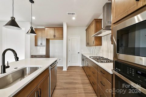 1016 Briar Well Street