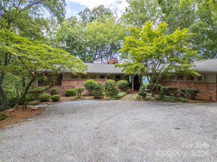 187 Dug Hill Trail