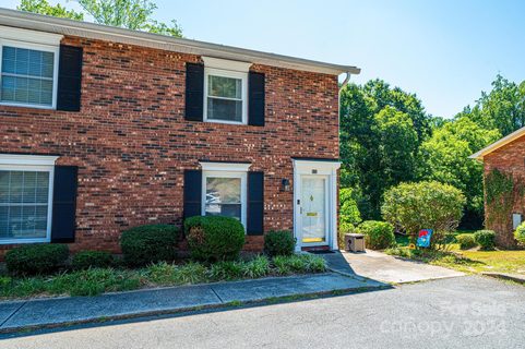 820 6th Street sold condo in Briarbrook, Hickory, NC