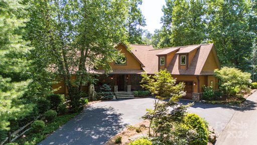 385 Silverado Trail sold home in Smoky Mountain Country Club, Whittier, NC