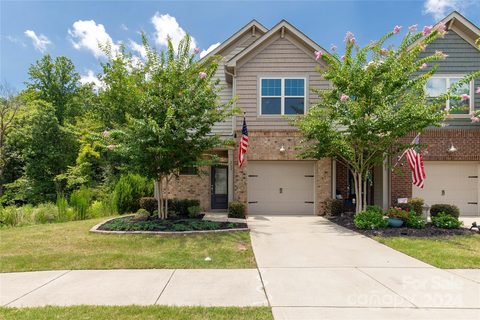 262 Ascot Run Way