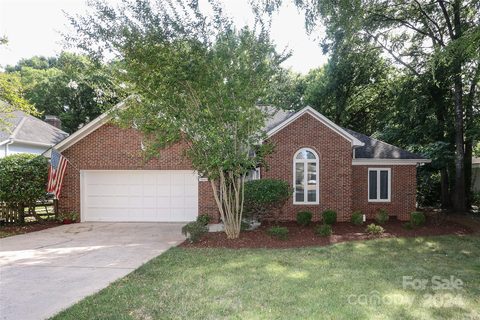 6552 Shaftesbury Road sold home in Crown Colony, Charlotte, NC