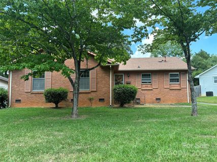 1515 Edgewater Drive