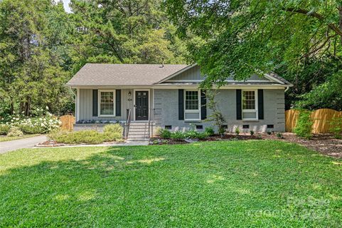 424 Wilcrest Drive sold home in Country Place, Matthews, NC