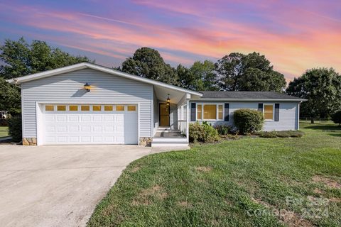 4409 Meadow Lane sold home in Dogwood Acres, Lincolnton, NC