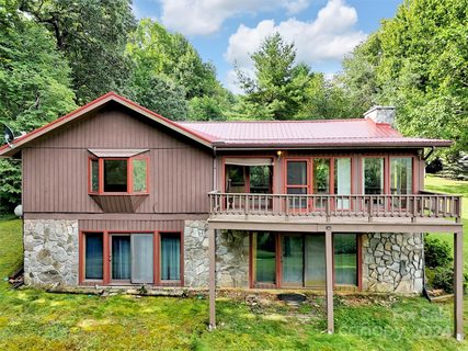 202 Sams Trail sold home in Balsam Meadows, Waynesville, NC