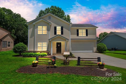 7925 Quail Field Drive sold home in Lynton Place, Charlotte, NC