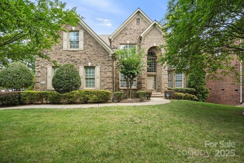 1033 Woodhall Drive