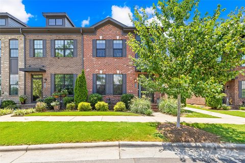 260 Linestowe Drive sold home in Aberfoyle, Belmont, NC