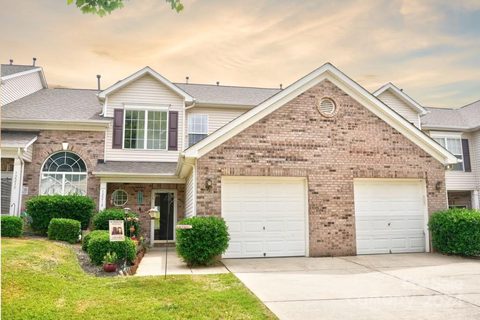 12214 Stratfield Place Circle