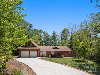 376 Whispering Woods Drive sold home in Salley Hill, Saluda, NC