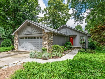 2090 Golfside Lane
