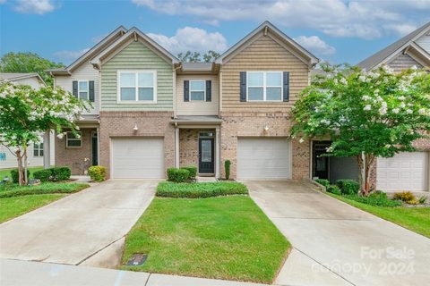 8013 Scarlet Oak Terrace