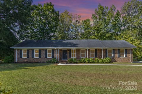 2501 Wedgewood Drive sold home in Mccall Heights, Salisbury, NC