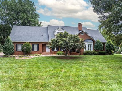 6300 Minnie Puett Court sold home in Pinsto Forest, Belmont, NC