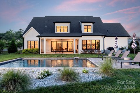 14233 Hollins Grove Avenue sold home in Hollins Grove, Huntersville, NC