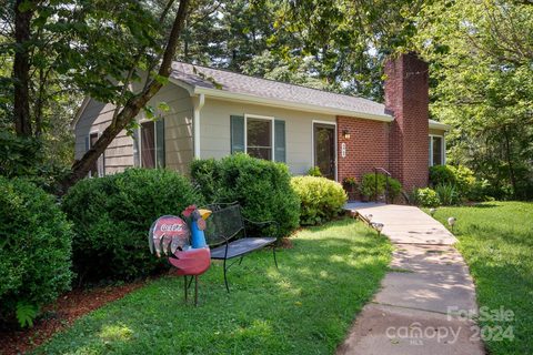 21 Lynnstone Court sold home in Fairstone Heights, Asheville, NC