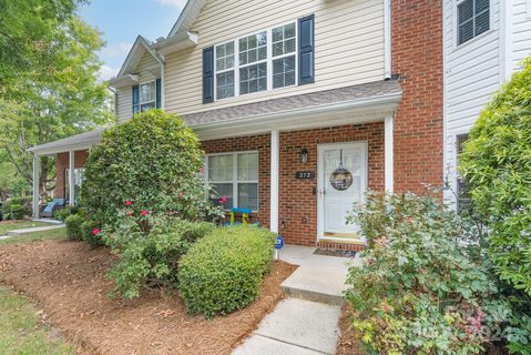 272 Arlington Downs Boulevard sold home in Arlington Downs, Matthews, NC