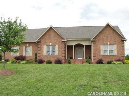 114 Winding Brook Way