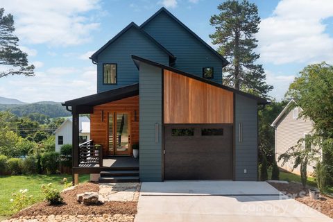 28 Lamb Avenue