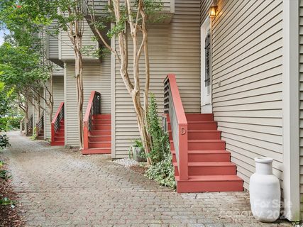 415 W 7th Street D