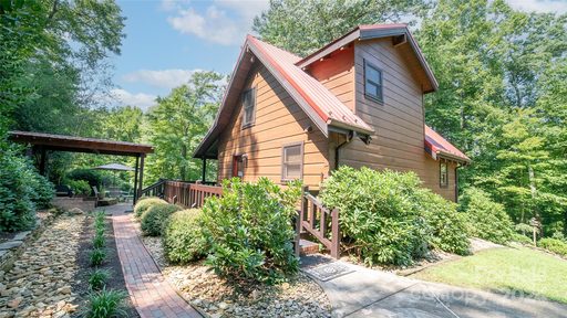 1516 Yadkin Lane sold home in Clover Hill Plantation, Lenoir, NC