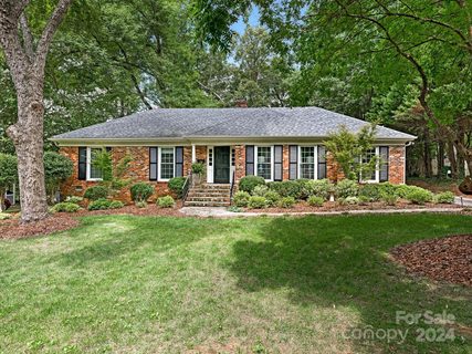 3912 Lovett Circle