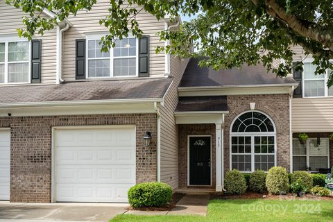 913 Standen Place Court