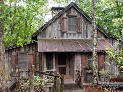 139 11 Boarding House Way 115
