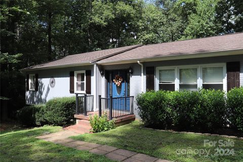 3030 Cedar Crest Drive