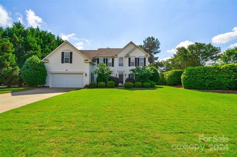 3000 Strawberry Road sold home in Chestnut, Matthews, NC