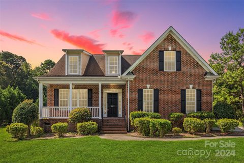 227 Glenville Drive sold home in Lynnwood Farms, Fort Mill, SC