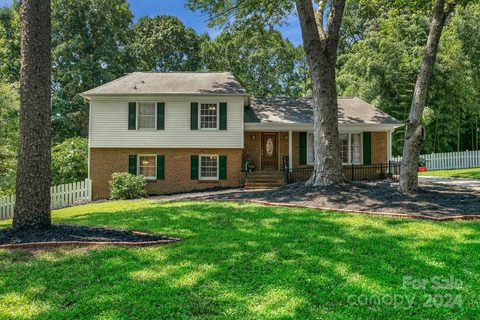 8025 Cliffside Drive