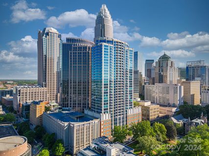 210 N Church Street pending home in Avenue Condominiums, Charlotte, NC