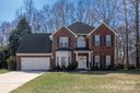1424 Moonstone Drive sold home in Matthews, SC