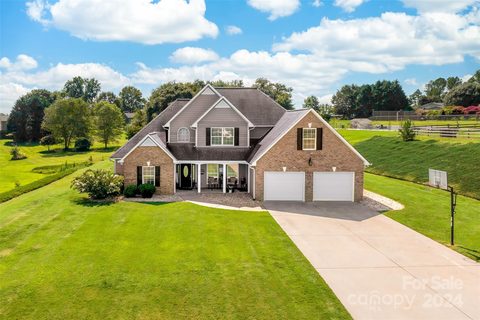 174 Turnberry Way sold home in Eastwood, Forest City, NC