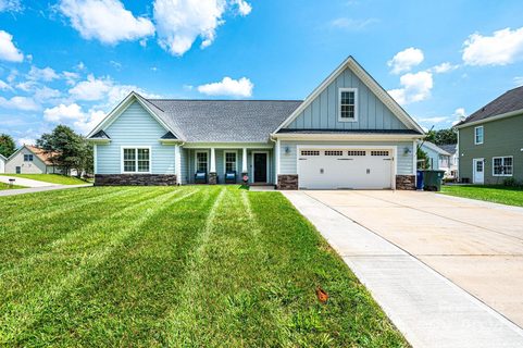 1704 Pipers Ridge Circle sold home in Pipers Ridge, Conover, NC