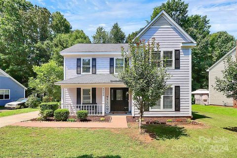2400 Heather Glen Lane sold home in Heather Glen, Charlotte, NC
