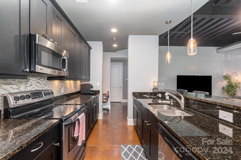 2338 Yadkin Avenue 102 sold condo in 28th Row, Charlotte, NC