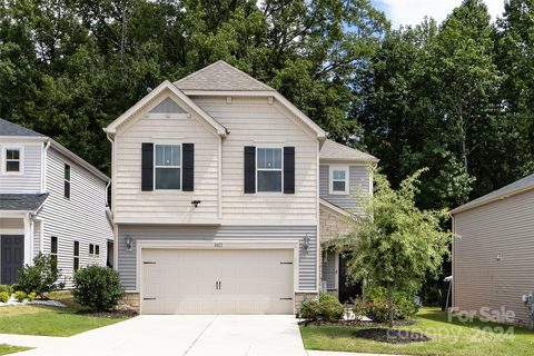 8011 Ballas Drive sold home in Muirfield, Charlotte, NC