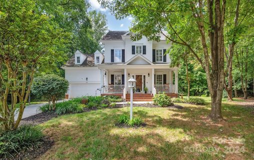 7815 Hollow Oaks Lane sold home in The Oaks On Providence, Waxhaw, NC