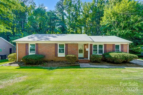 4806 Farm Pond Lane