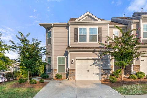 652 Cypress Glen Lane sold home in The Village At Ivy Ridge, Lake Wylie, SC