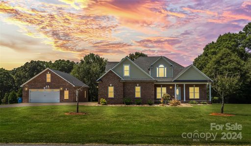 950 Oak Ridge Farms Circle sold home in Oak Ridge Farms, Newton, NC