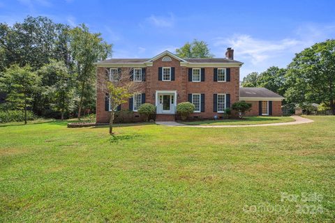 10238 Woodview Circle sold home in Quail Acres, Charlotte, NC