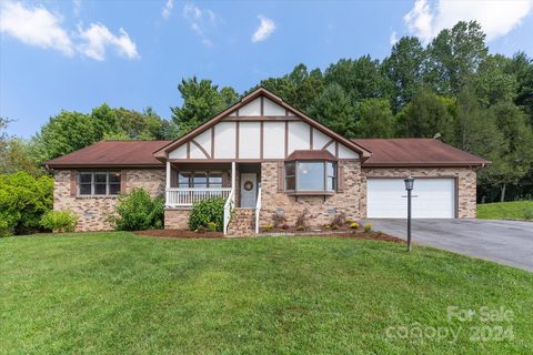 121 Mountain Valley Drive sold home in Mountain Valley, Hendersonville, NC