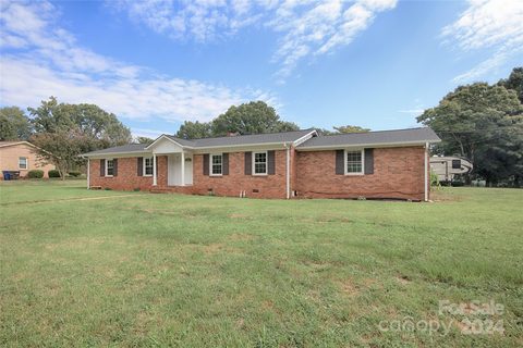 1602 Kenmore Drive sold home in Beverly Heights, Statesville, NC