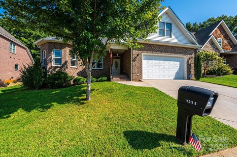 1273 10th Street Place sold home in Waterstone, Hickory, NC
