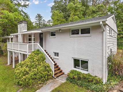 4 Ellenwood Drive sold home in Lookout Valley, Asheville, NC